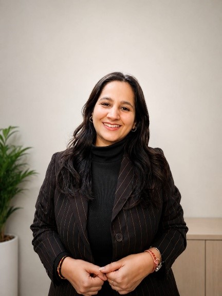 Portrait of Ms. Manisha Nainani